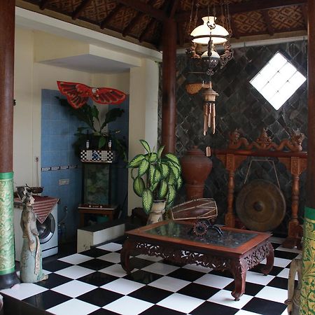 La Javanaise Home Stay Malioboro Yogyakarta Esterno foto