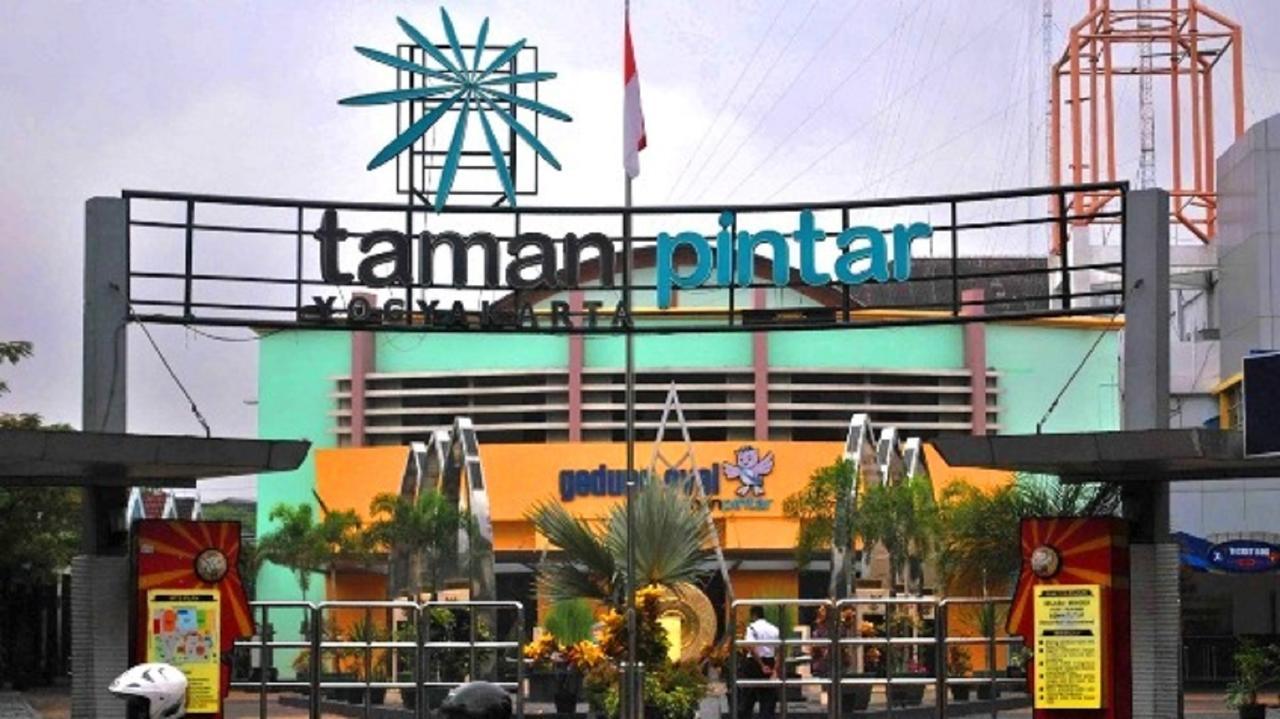 La Javanaise Home Stay Malioboro Yogyakarta Esterno foto